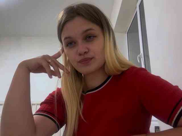 LoritaWhisted webcam