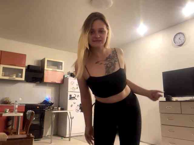 LoritaWhisted webcam