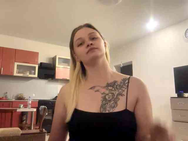 LoritaWhisted webcam
