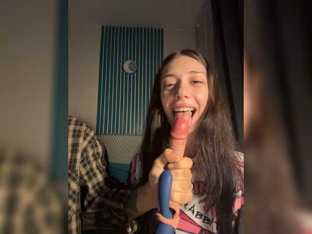 Maddycats0420 live cam on BongaCams