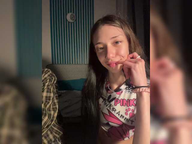 Maddycats0420 live cam on BongaCams