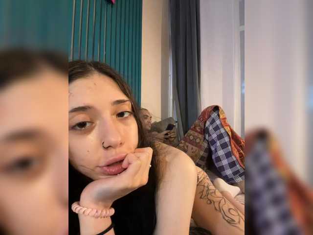 Maddycats0420 live cam on BongaCams