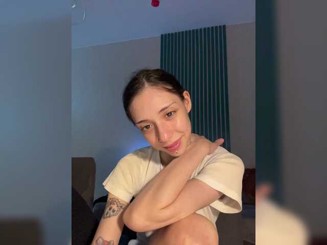 Maddycats0420 live cam on BongaCams