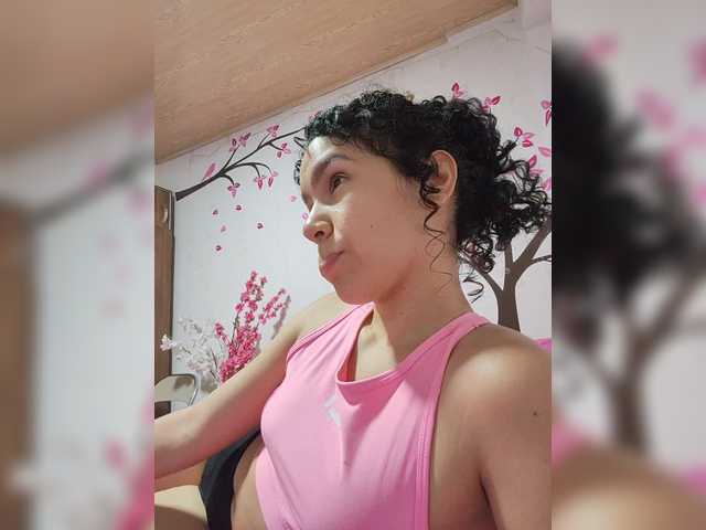 KAROLKAT live cam on BongaCams
