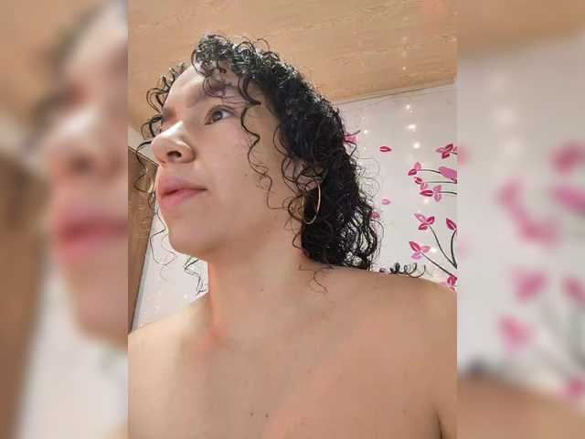 KAROLKAT live cam on BongaCams