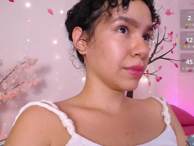 KAROLKAT live cam on BongaCams