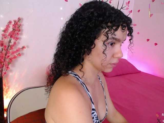 KAROLKAT live cam on BongaCams