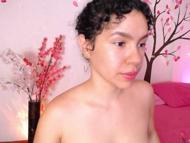 KAROLKAT live cam on BongaCams
