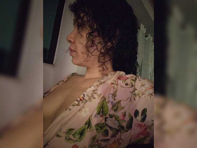 KAROLKAT live cam on BongaCams