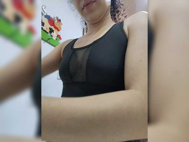 KAROLKAT live cam on BongaCams