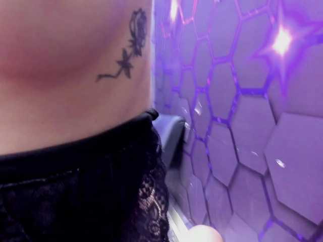 blow2job-latt live cam on BongaCams