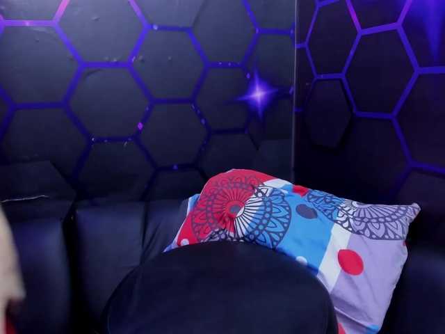 blow2job-latt live cam on BongaCams