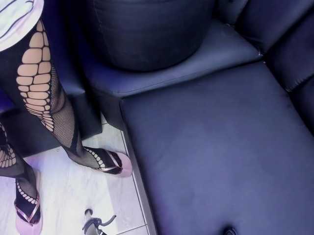 blow2job-latt live cam on BongaCams