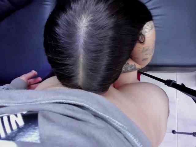blow2job-latt live couple cam on bongacams