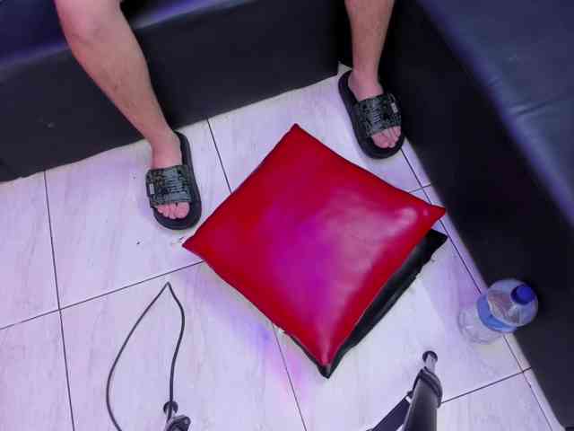 blow2job-latt Live Webcam on BongaCams