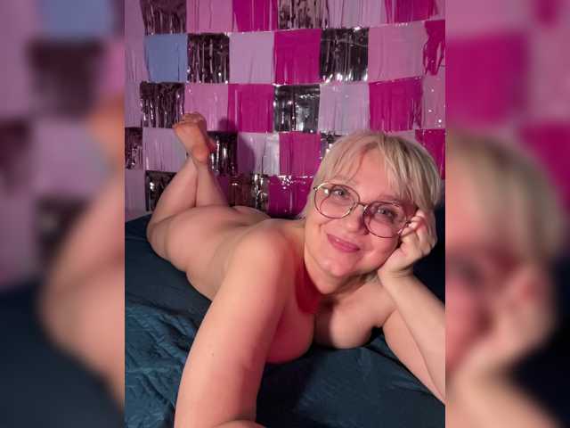 Lienda live cam on BongaCams
