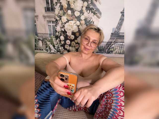 Mielena live on BongaCams