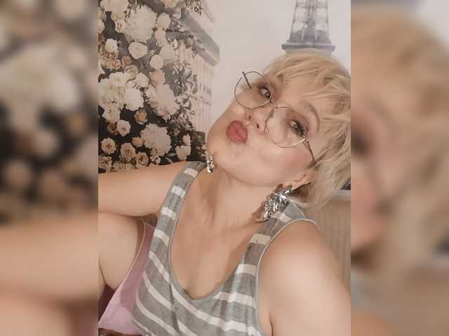 Mielena live webcam show