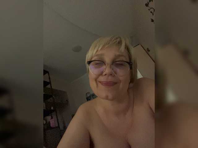 go to chat with Lienda