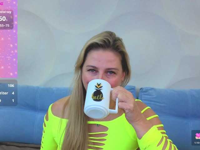 Lolomure live cam on BongaCams
