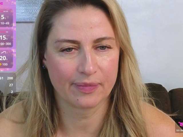 Lolomure live cam on BongaCams