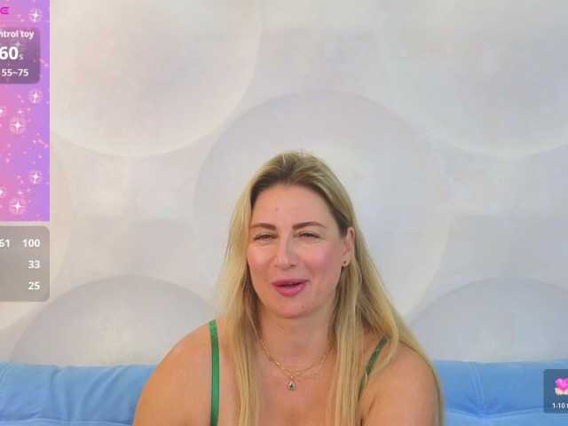 Lolomure live cam on BongaCams