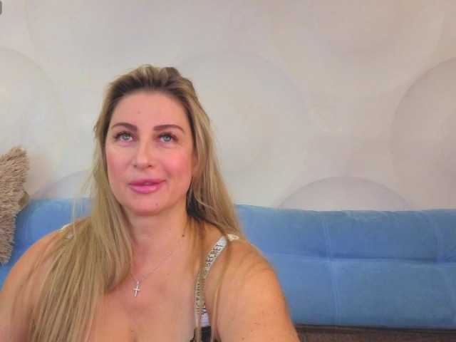 Lolomure live cam on BongaCams