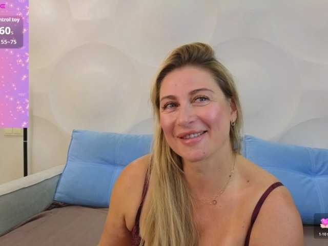 Lolomure live cam on BongaCams