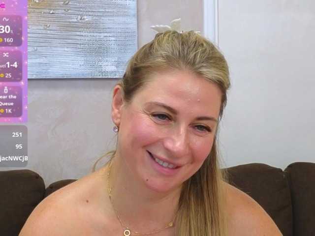 Lolomure live cam on BongaCams