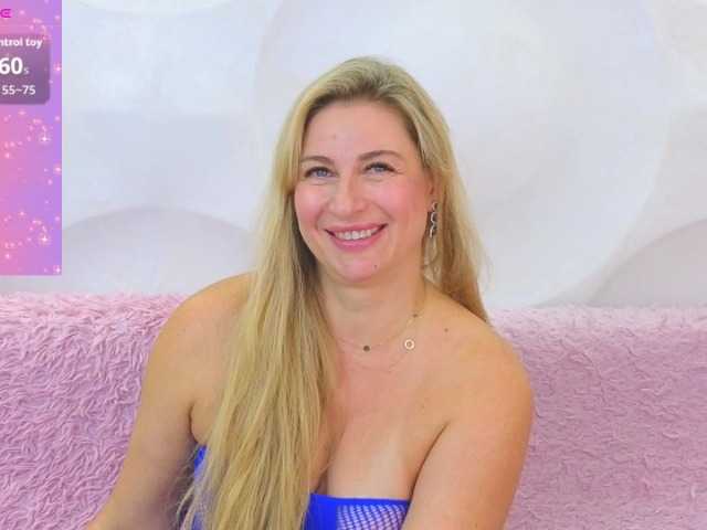 Lolomure live webcam show
