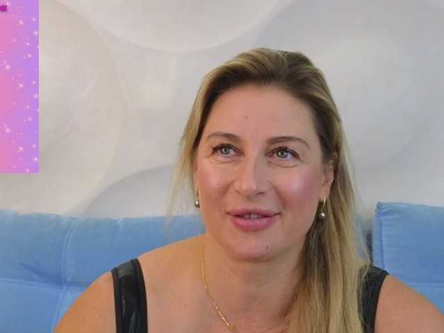 Lolomure, live now on BongaCams