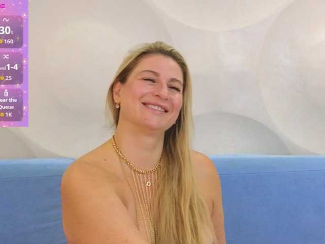 Lolomure live webcam show