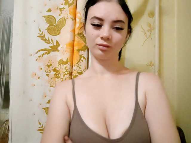 AnnettaStuffle live cam on BongaCams