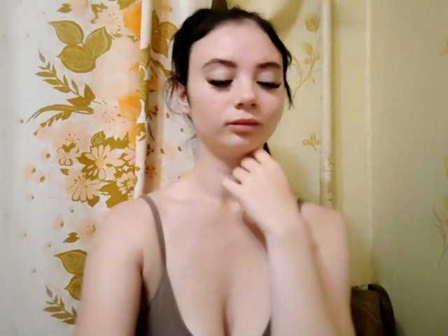AnnettaStuffle live cam on BongaCams
