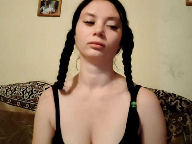 AnnettaStuffle live cam on BongaCams