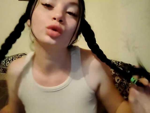 AnnettaStuffle live cam on BongaCams