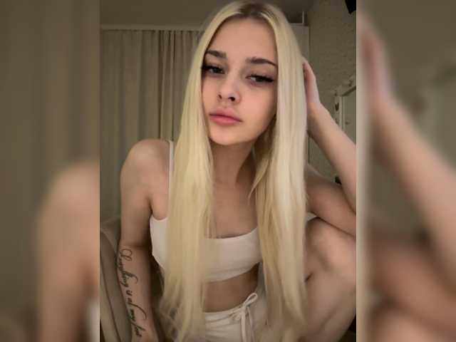 ItsIsabellea live cam on BongaCams