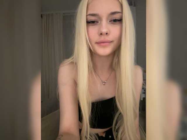 ItsIsabellea live cam on BongaCams