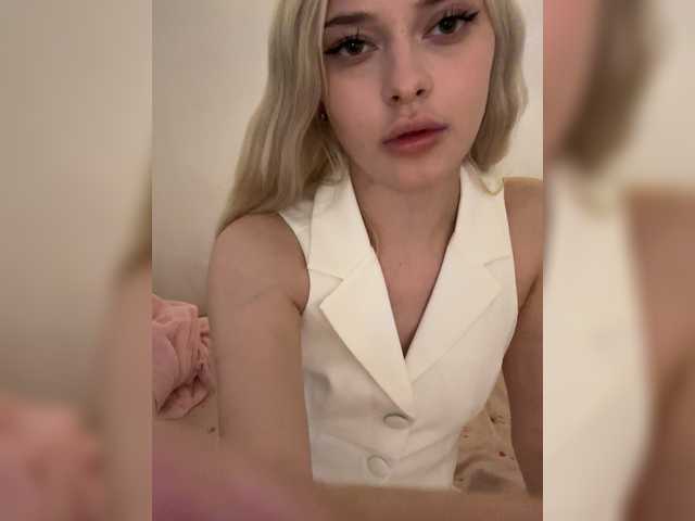 ItsIsabellea live webcam show