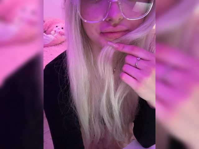 ItsIsabellea live cam on BongaCams