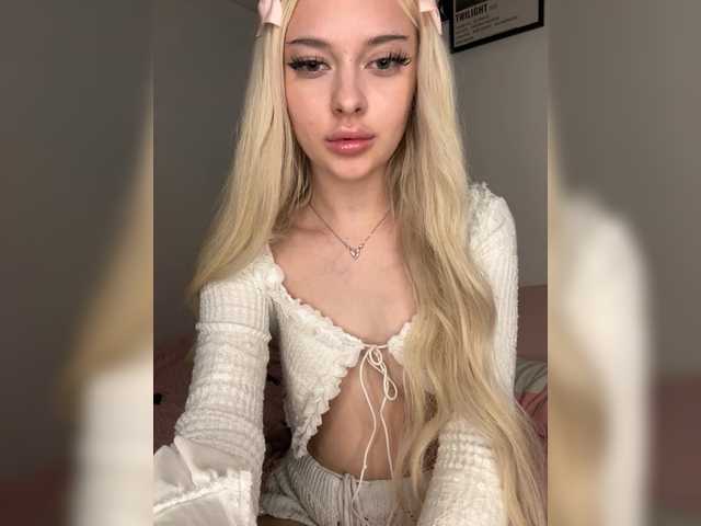 ItsIsabellea live cam on BongaCams