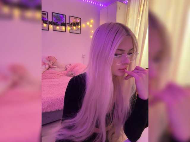 ItsIsabellea live cam on BongaCams