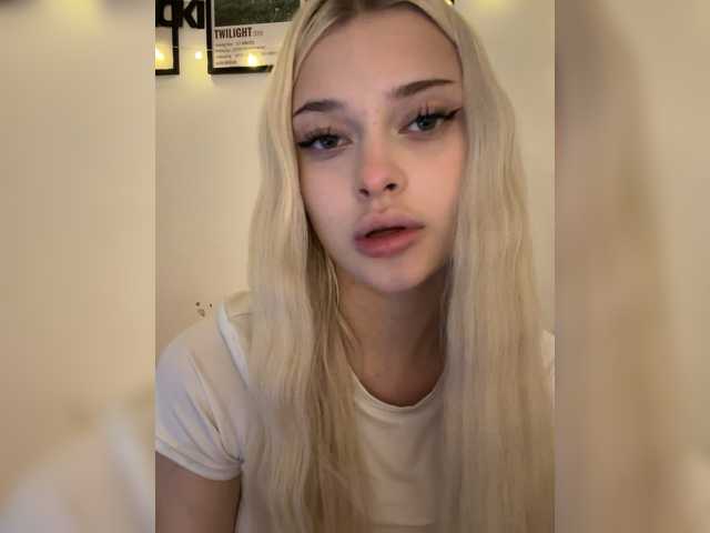 ItsIsabellea live cam on BongaCams