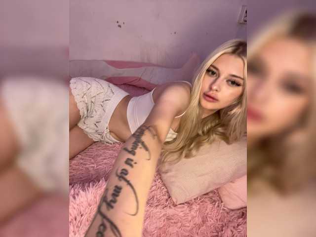 ItsIsabellea live cam on BongaCams
