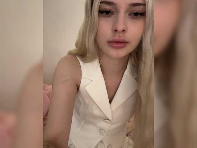 ItsIsabellea live webcam show