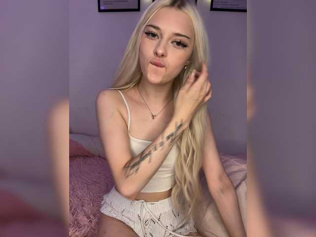 ItsIsabellea live cam on BongaCams