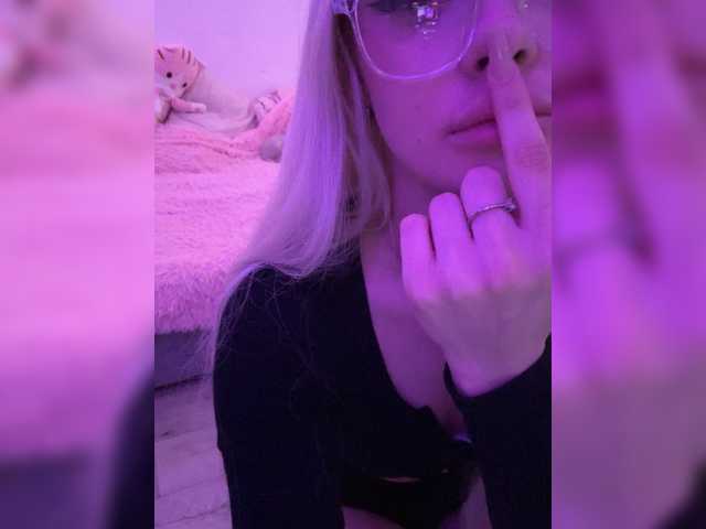 ItsIsabellea live cam on BongaCams