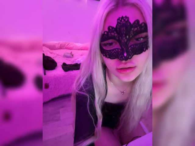 ItsIsabellea live cam on BongaCams