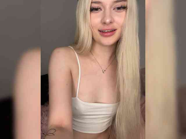 ItsIsabellea webcam