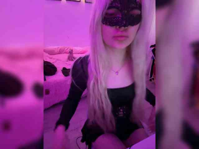 ItsIsabellea webcam